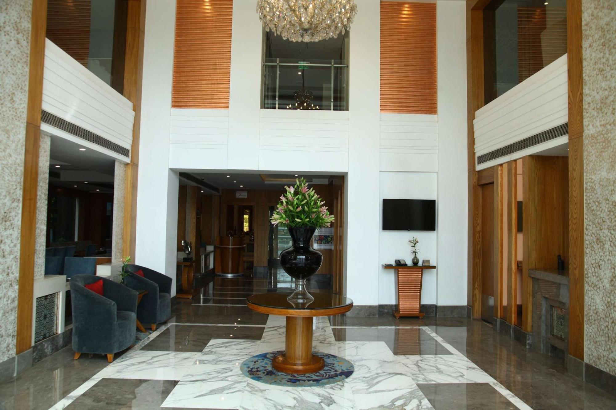 The Place Gurugram, A Member Of Radisson Individuals Gurgaon Esterno foto