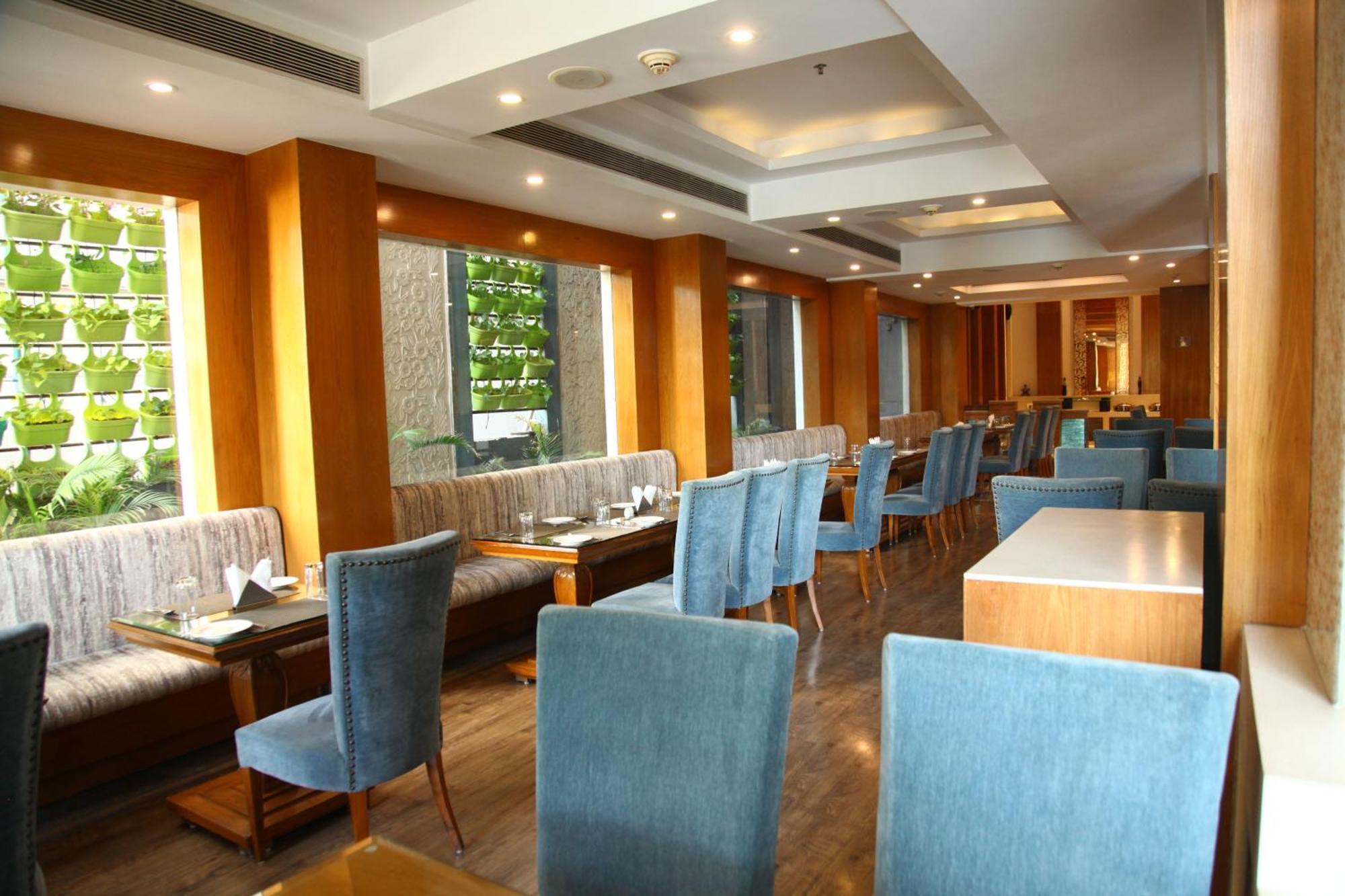 The Place Gurugram, A Member Of Radisson Individuals Gurgaon Esterno foto