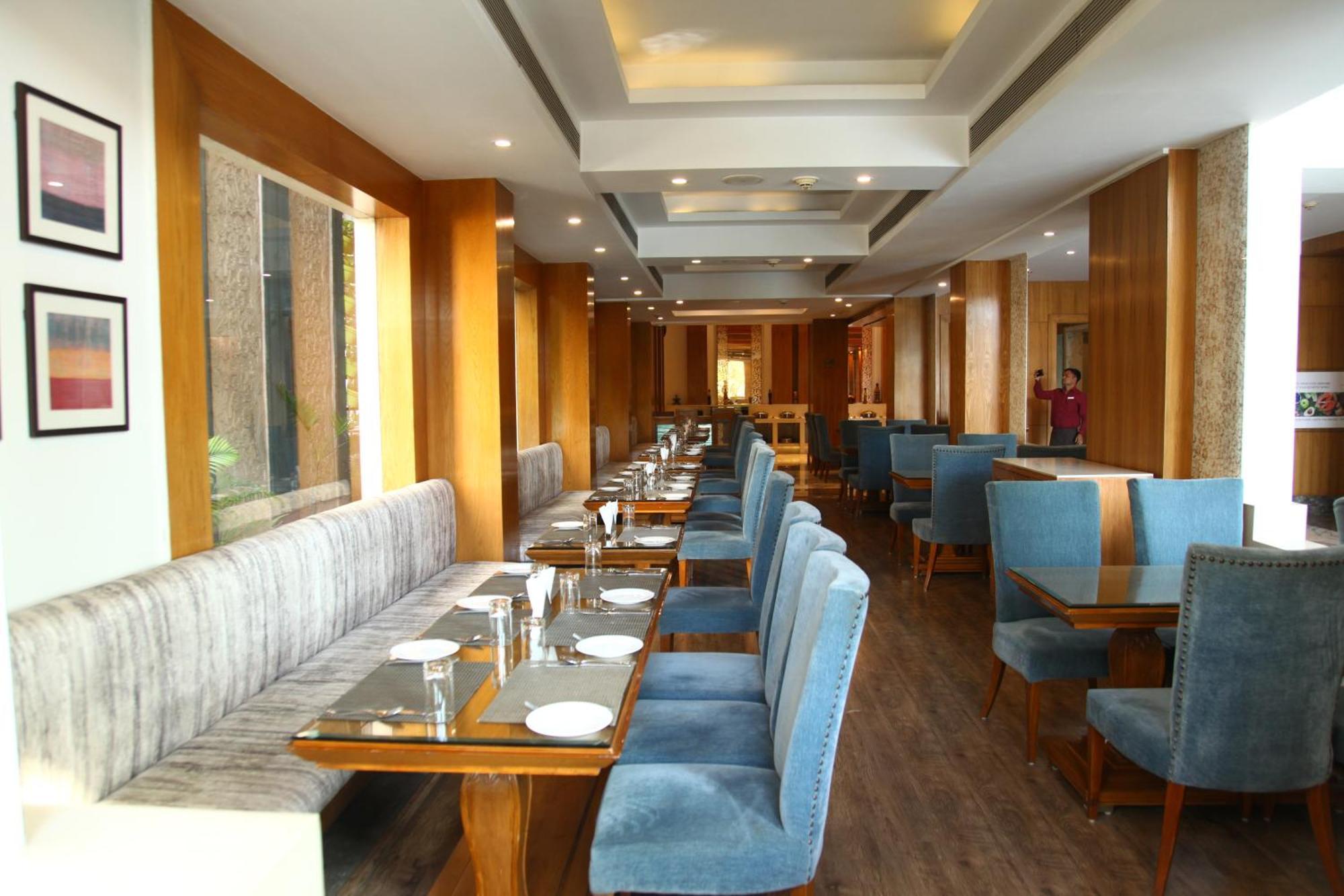 The Place Gurugram, A Member Of Radisson Individuals Gurgaon Esterno foto